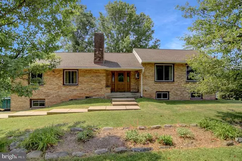 717 Pottsville St, Lykens, PA 17048