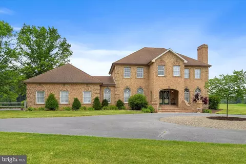 937 Piketown Rd, Harrisburg, PA 17112