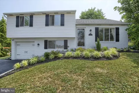 571 Dartmouth St, Harrisburg, PA 17109