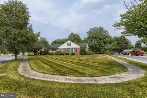 267 Redwood St, Hummelstown, PA 17036