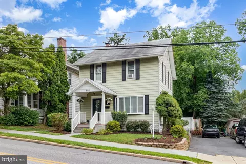 608 Pine St, Steelton, PA 17113