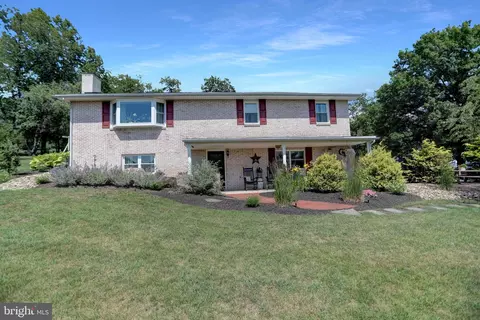 142 S Crossroads Rd, Lykens, PA 17048