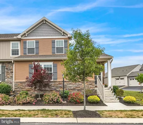 401 White Dr, Harrisburg, PA 17111