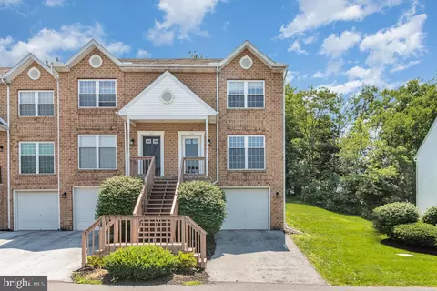 2153 Saint Clair Ct, Harrisburg, PA 17110