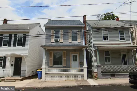 239 E Water St, Middletown, PA 17057