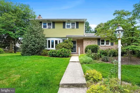 104 Brookside Ave, Hershey, PA 17033