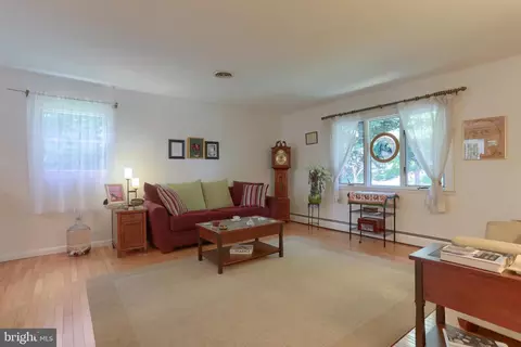 930 Beech Ave, Hershey, PA 17033 photo 3