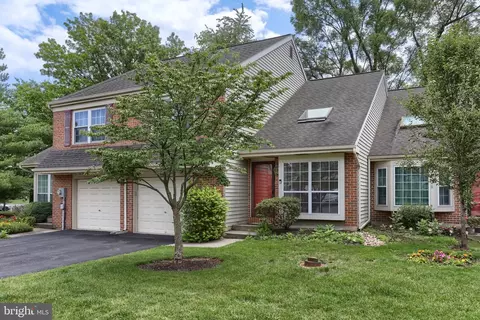 5489 Grouse Dr, Harrisburg, PA 17111
