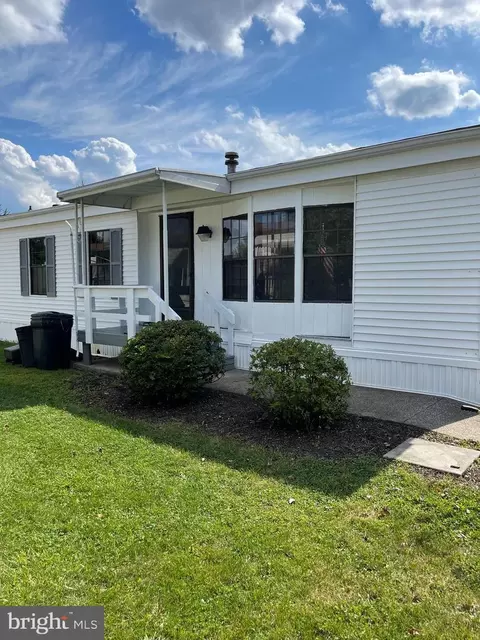 5 Meadow Run Pl, Harrisburg, PA 17112