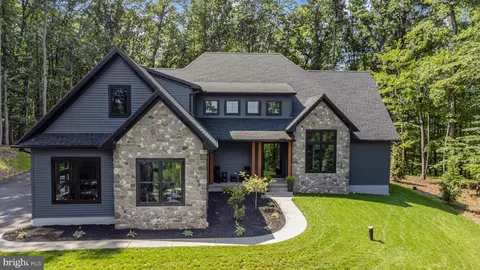 2054 Church Rd, Hummelstown, PA 17036