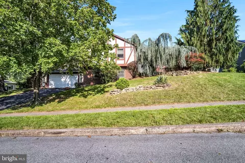 2263 Forest Hills Dr, Harrisburg, PA 17112