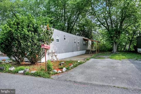 121 Sunrise Dr, Middletown, PA 17057