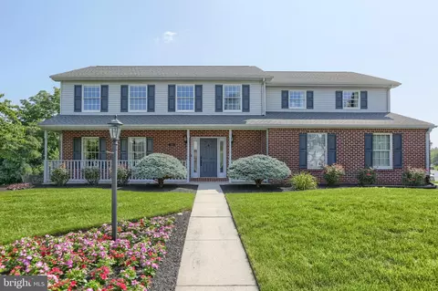 581 James Dr, Harrisburg, PA 17112