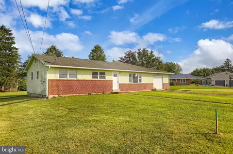 51 Sycamore Ave, Halifax, PA 17032