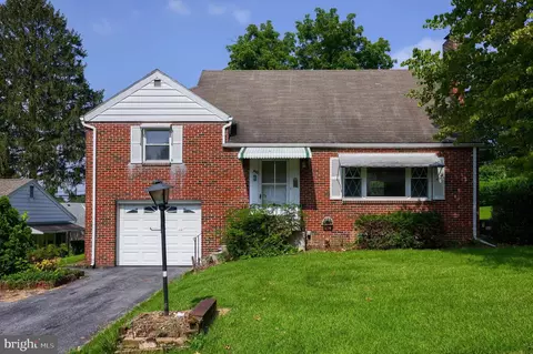 410 Rosewood Ln, Harrisburg, PA 17111