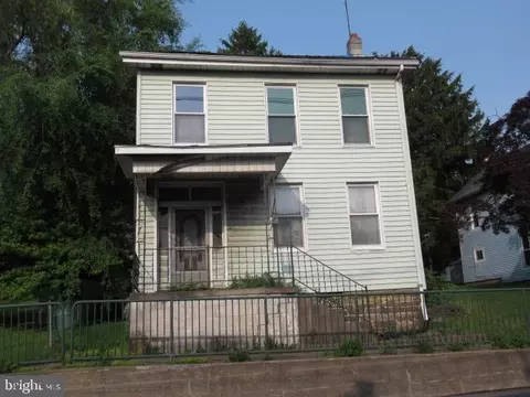 25 S 4th St, Halifax, PA 17032