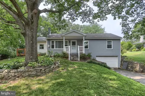 4 Wagner St, Hummelstown, PA 17036
