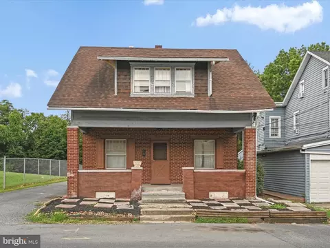 892 Highland St, Harrisburg, PA 17113