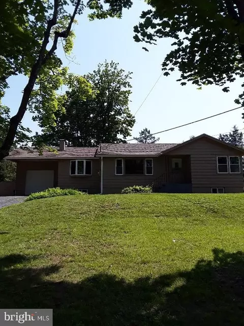 413 Piketown Rd, Harrisburg, PA 17112