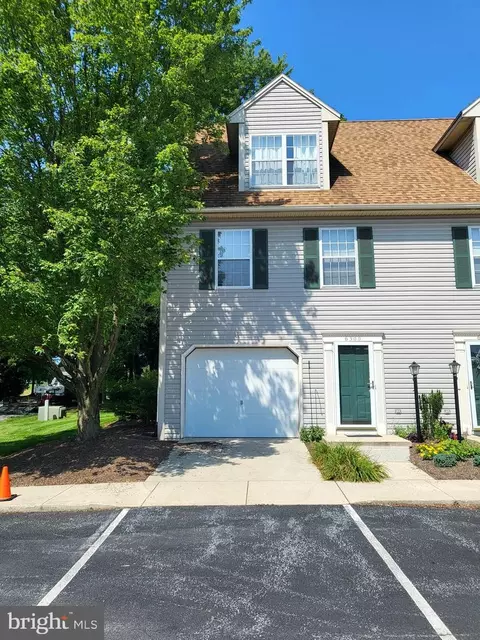 6300 Darlington Dr, Harrisburg, PA 17112