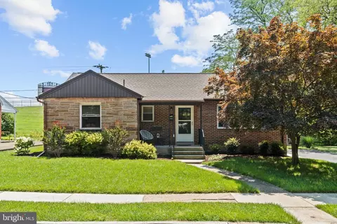 4605 South Rd, Harrisburg, PA 17109