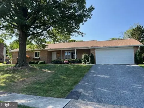 4109 Wimbledon Dr, Harrisburg, PA 17112
