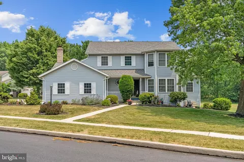 386 Jamestown Ct, Harrisburg, PA 17111