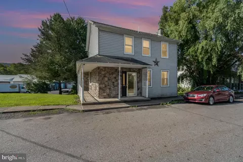 524 Moore St, Millersburg, PA 17061