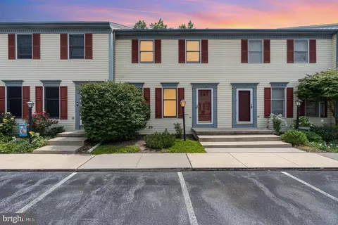 596 Benton Ct, Harrisburg, PA 17112