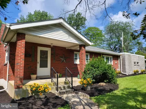 3514 Cloverfield Rd, Harrisburg, PA 17109