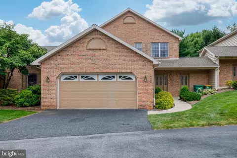 660 Heiden Dr, Hummelstown, PA 17036