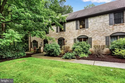 1316 Sand Hill Rd, Hummelstown, PA 17036