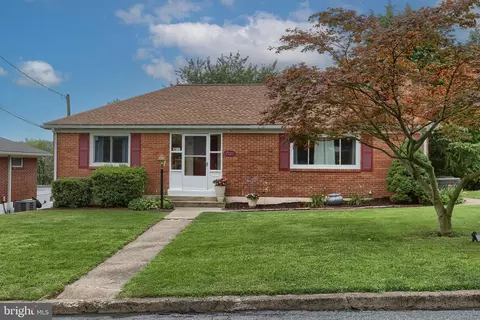 7121 Somerset St, Harrisburg, PA 17111