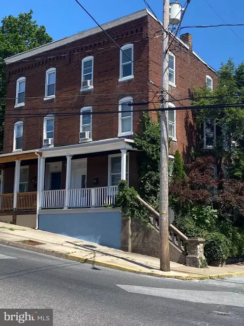 304 Walnut St, Steelton, PA 17113
