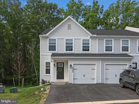 8169 Haley Ct, Harrisburg, PA 17112