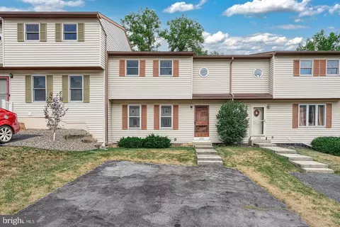 2704 Buxton Rd, Harrisburg, PA 17110