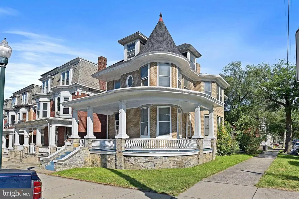 1738 Market St, Harrisburg, PA 17103 31 Photos Movoto