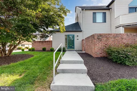 101 Cherrington Dr, Harrisburg, PA 17110