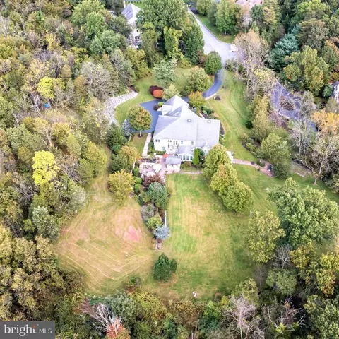 20 Beechwood Ln, Hershey, PA 17033