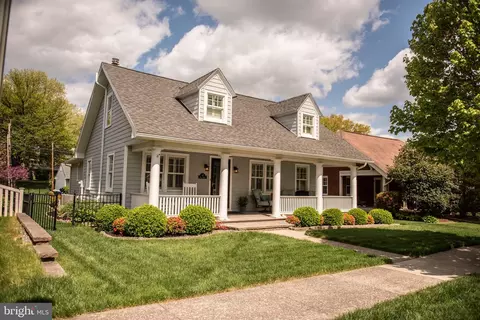 45 Maple Ave, Hershey, PA 17033