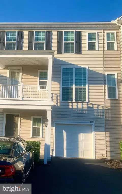 2105 Red Fox Dr, Hummelstown, PA 17036