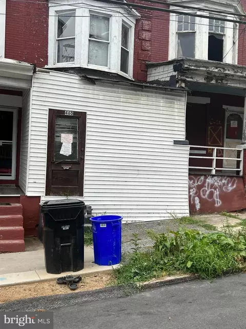 460 Crescent St, Harrisburg, PA 17104
