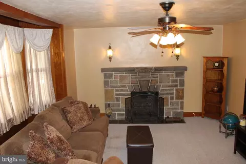 1303 E Derry Rd, Hershey, PA 17033 photo 13