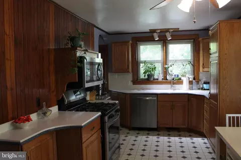 1303 E Derry Rd, Hershey, PA 17033 photo 12