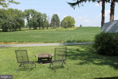 1303 E Derry Rd, Hershey, PA 17033 photo 2