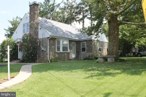 1303 E Derry Rd, Hershey, PA 17033