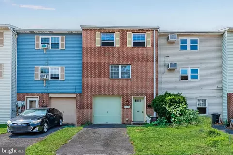 267 Penn St, Highspire, PA 17034