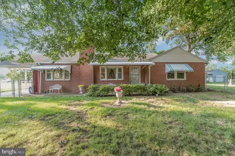 4945 Berkley St, Harrisburg, PA 17109