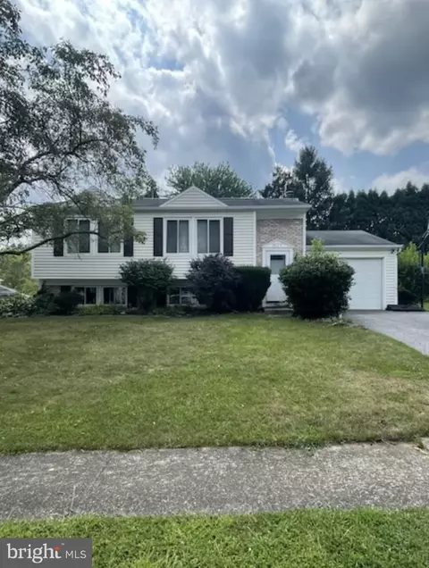 1629 Pebble Brook Ln, Harrisburg, PA 17110