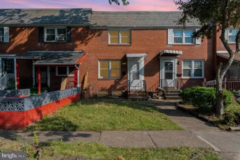 2432 Berryhill St, Harrisburg, PA 17104